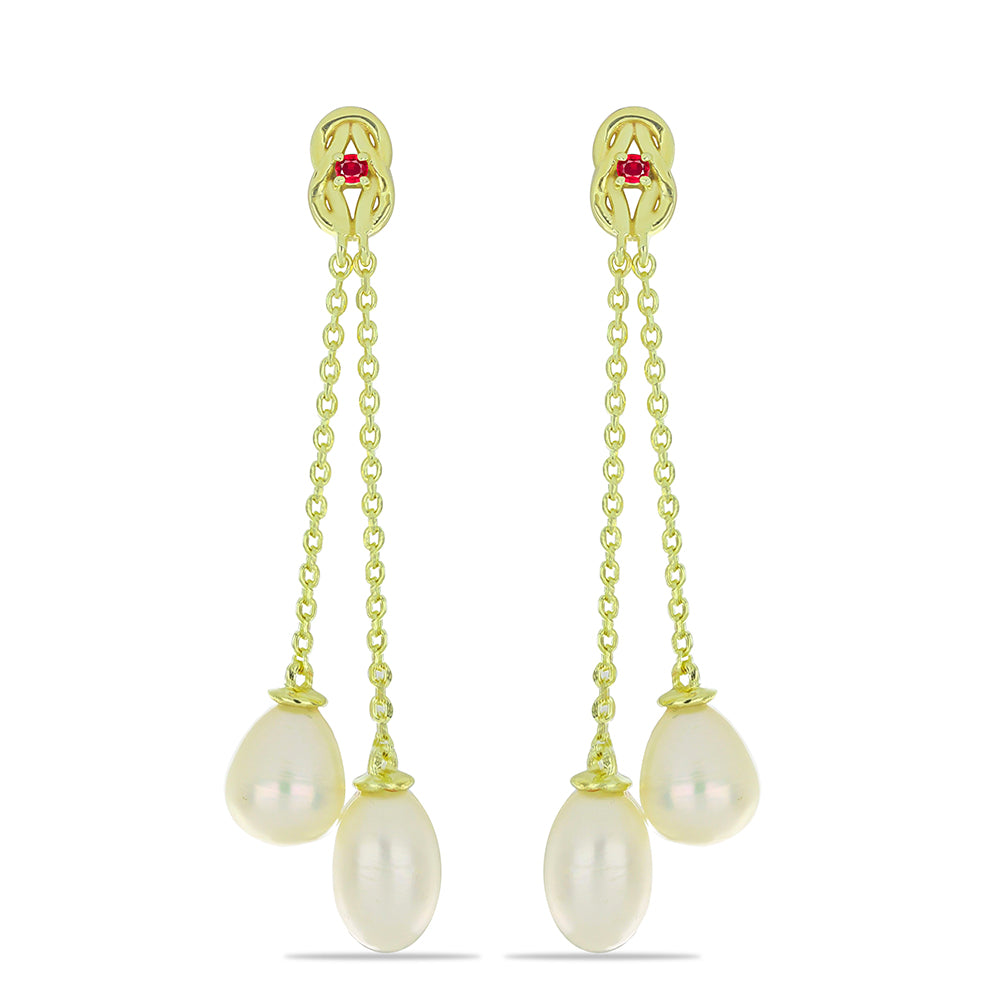Arannyal Bevont Ezüst Fülbevaló Fehér Édesvízi Kagylógyönggyel és Madagaszkári Rubinnal