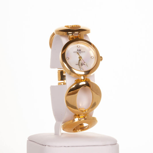 AW arany színű női óra végtelen szimbólomú szíjjal és 4 kvrackristállyal - Ékszer TV